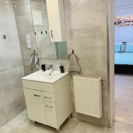 Komfort Centrum Apartment *